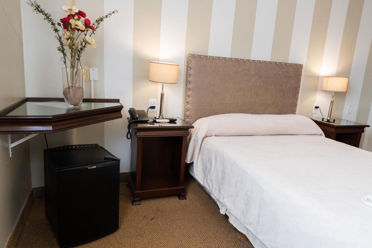 Hotel Embajador San Miguel de Tucumán Dış mekan fotoğraf